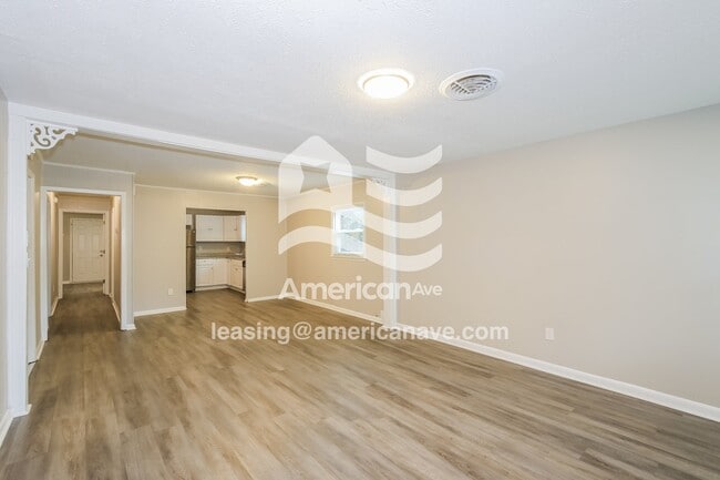 Photo - 743 Katherine St