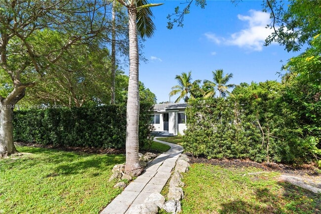 Photo - 251 NE 44th St