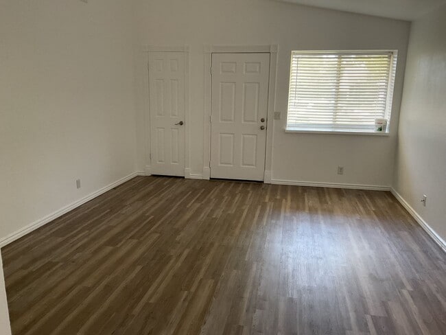 Photo - Chico 3 bed 2 bath home for rent, convenient location, neighborhood setting Garage, back yard