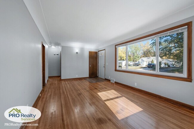 Photo - 8336 Blaisdell Ave S