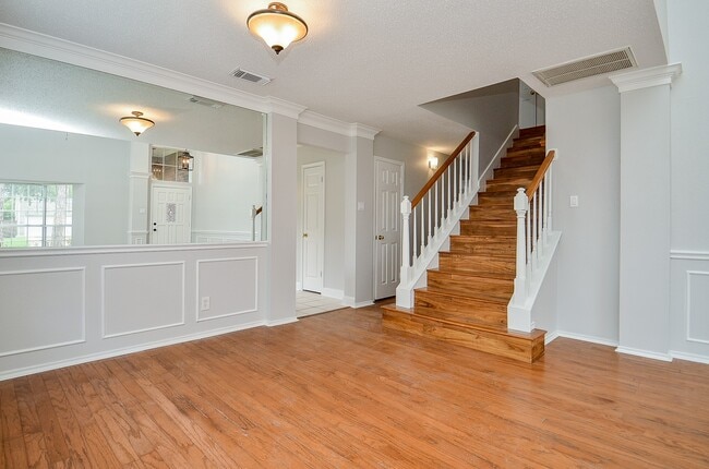 Building Photo - 1206 Green Knoll Dr Rental