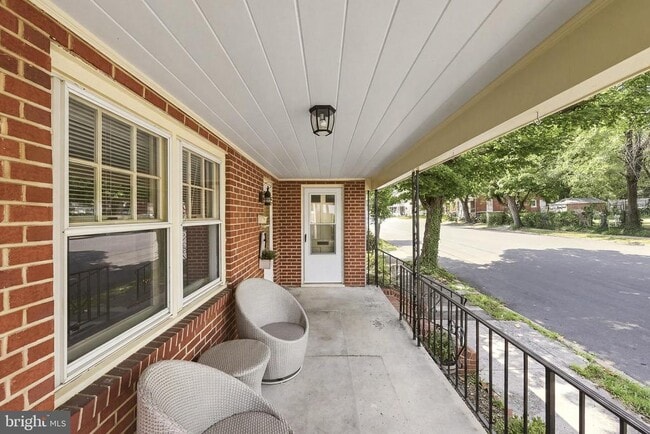 Photo - 31 E Germain St