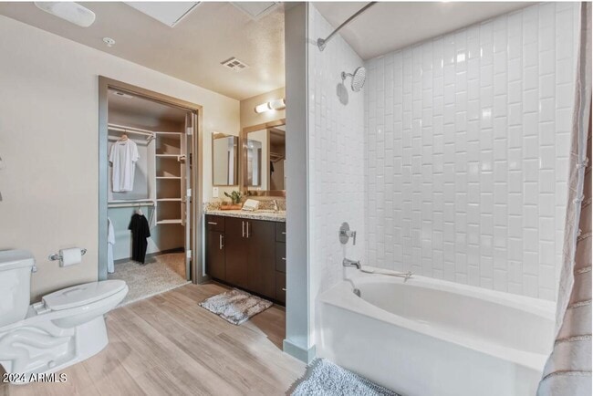 Photo - 3601 N Central Ave Unidad B3