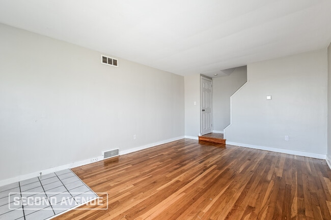 Photo - 536 Burton Dr