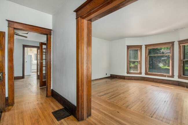 Photo - 221 S Pine St