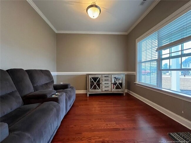 Photo - 582 Century Dr