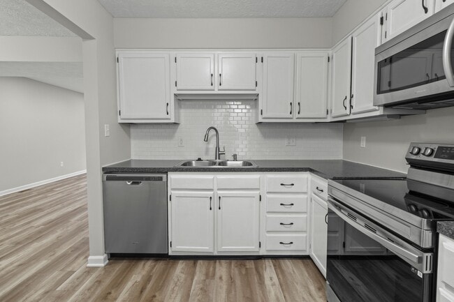 Photo - 6683 N College Ave