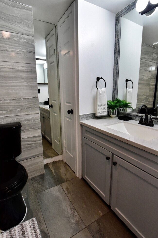3525 Sage Rd Unit 701