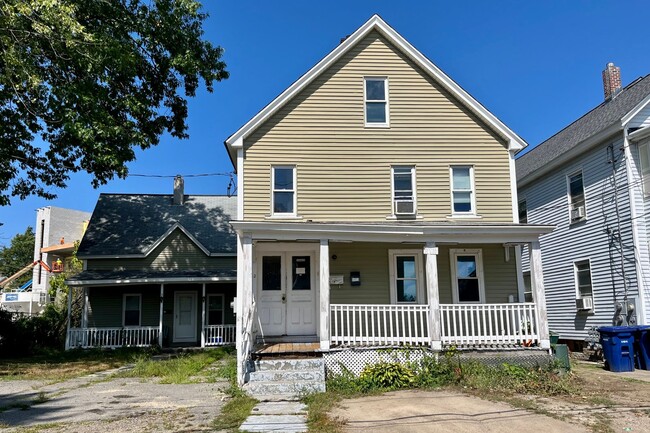 Building Photo - 32 Cross St Unit 1 -  # 32 1st. Flr.