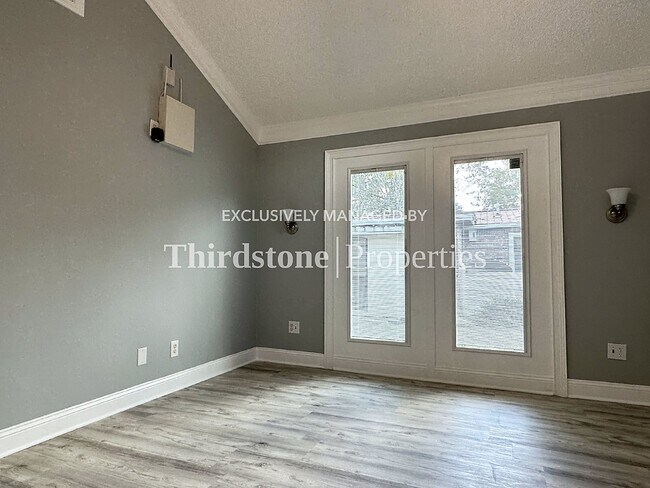 Photo - 2965 Armstrong St Unidad B