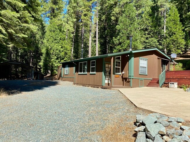 Building Photo - Upper Pioneer Home