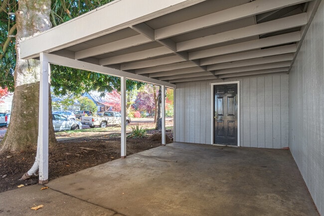 Photo - 1482 W 4th Ave