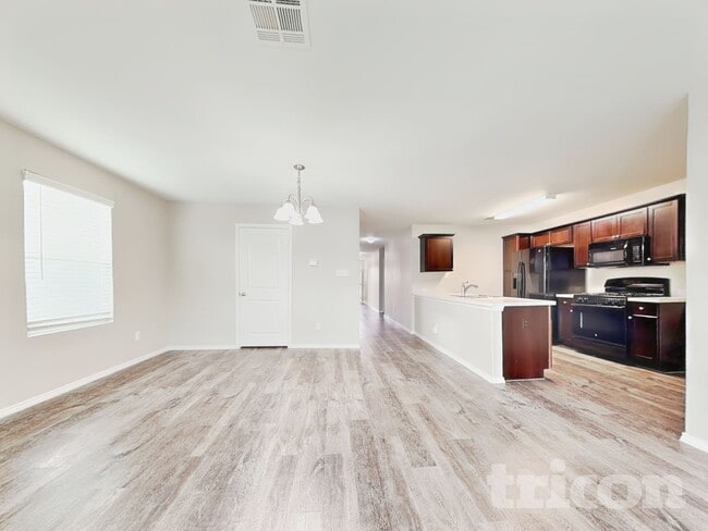 Photo - 424 Mallow Dr