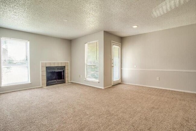 Photo - 7272 Marvin D. Love Fwy Unidad b3