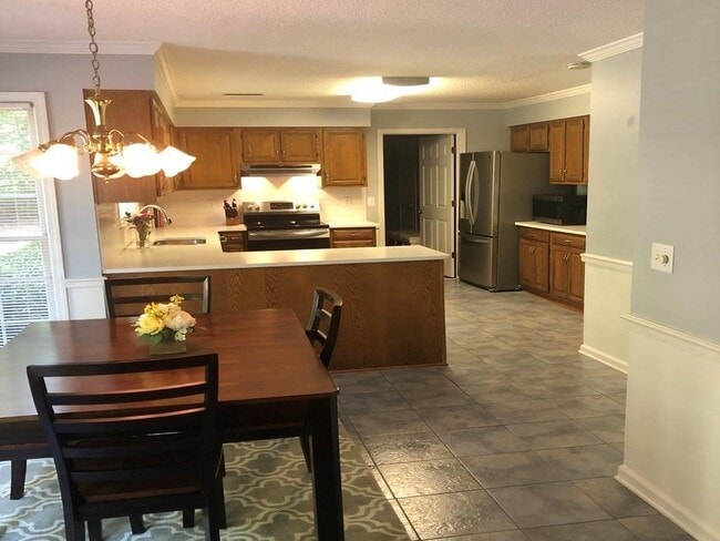 Photo - 490 Sherman Oaks Way