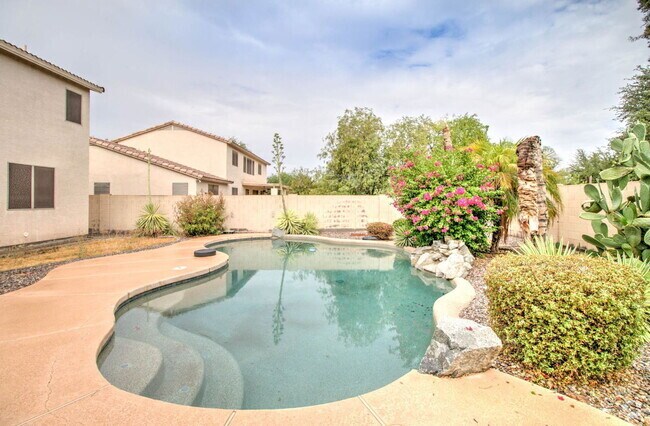 Building Photo - 2026 E County Down Dr Rental