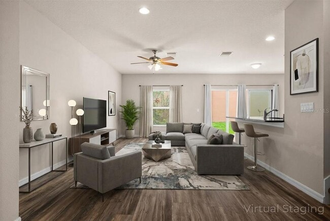 Photo - 1875 Sommarie Wy