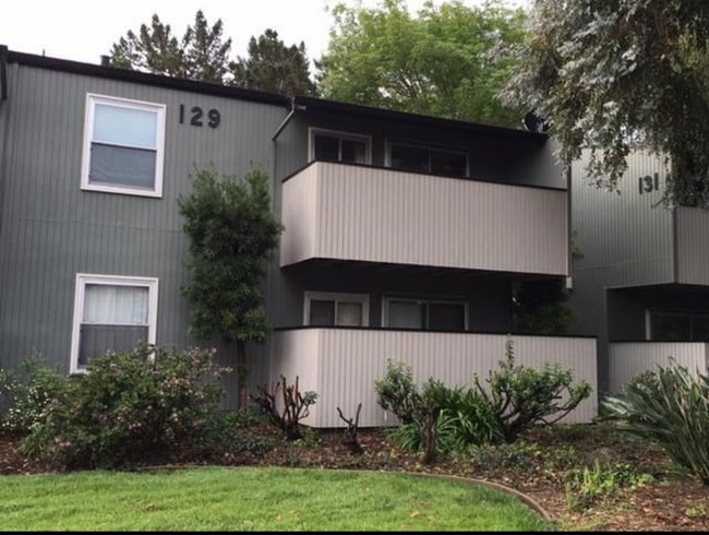 Building Photo - 129 Piccadilly Pl Rental