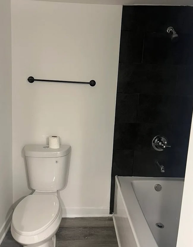 Photo - 2001 Hogback Rd