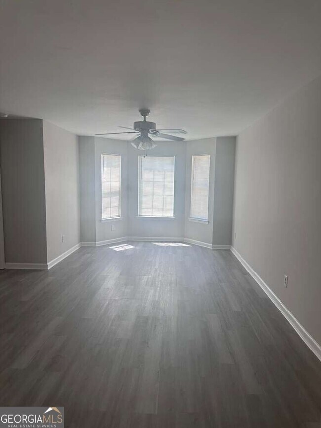 Photo - 400 Stonehaven Cir