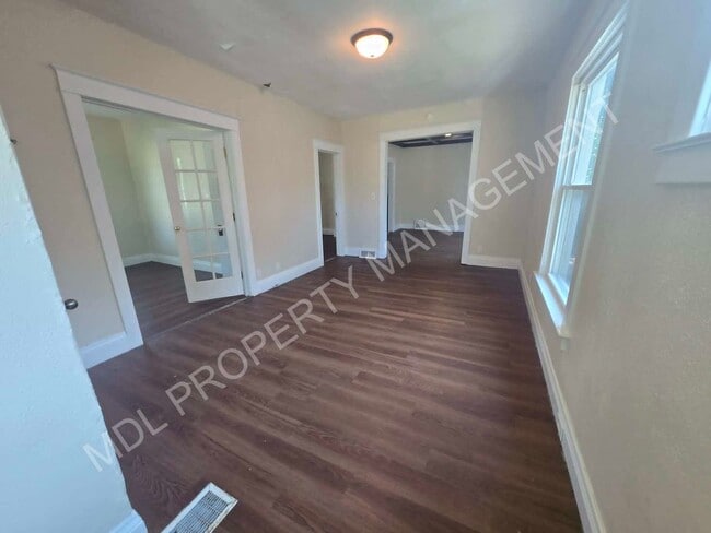 Photo - 2120 Stark St Unit 1