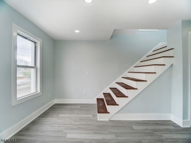 351 Railroad Ave