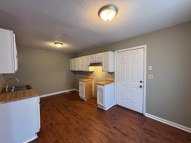 4450 Arnold Cove