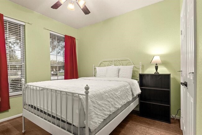 Photo - 2710 Golden Creek Ln