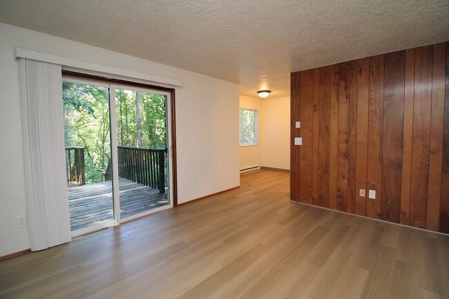Building Photo - 3736 SW 10th Ave Rental