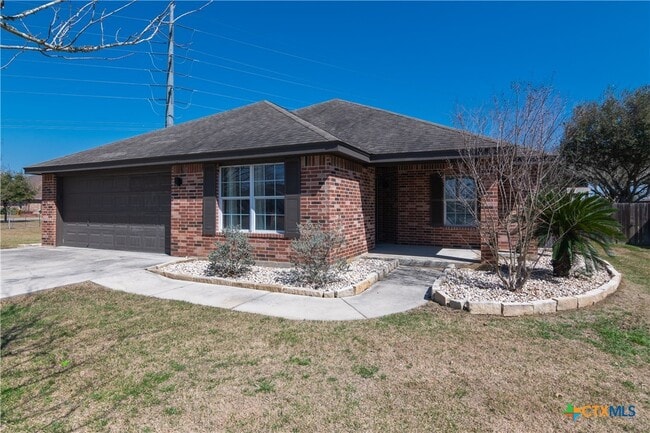 Building Photo - 121 Castlewood Dr Rental