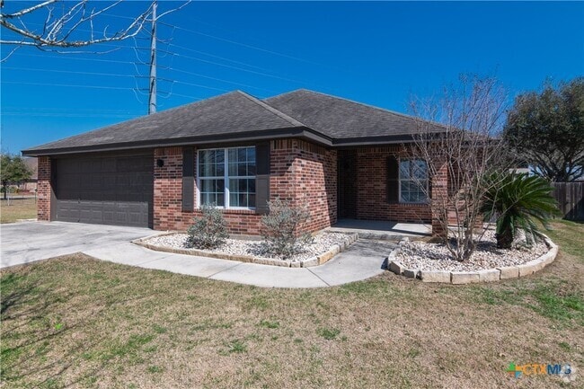 Building Photo - 121 Castlewood Dr Rental