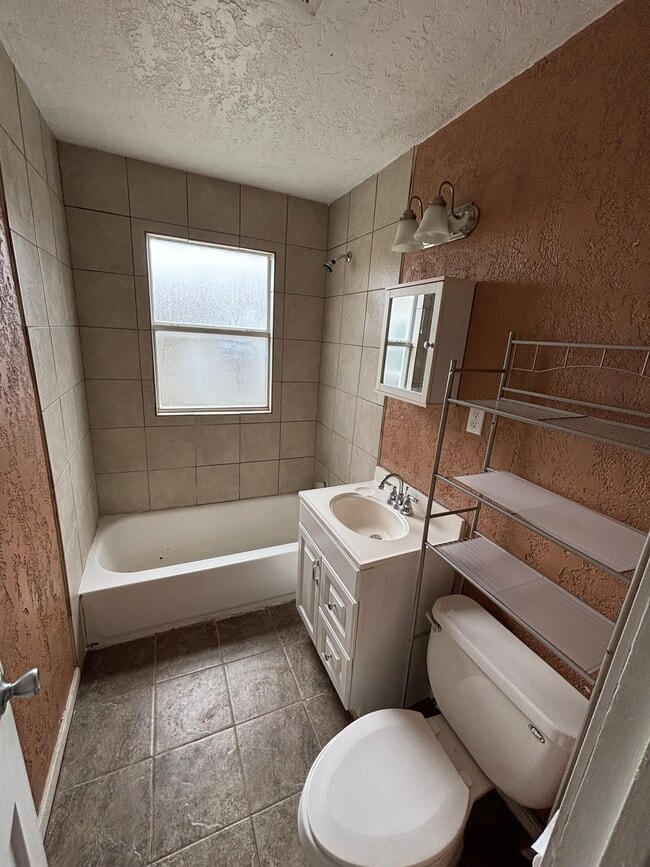 Photo - 1915 NW Arlington Ave