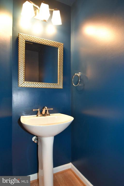 Photo - 5987 Edgehill Ct