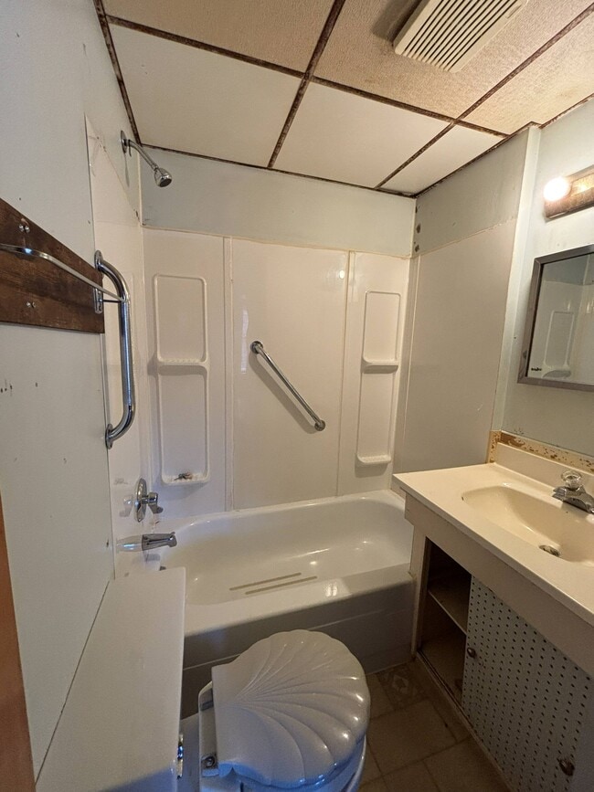 Photo - 313 George St Unit A