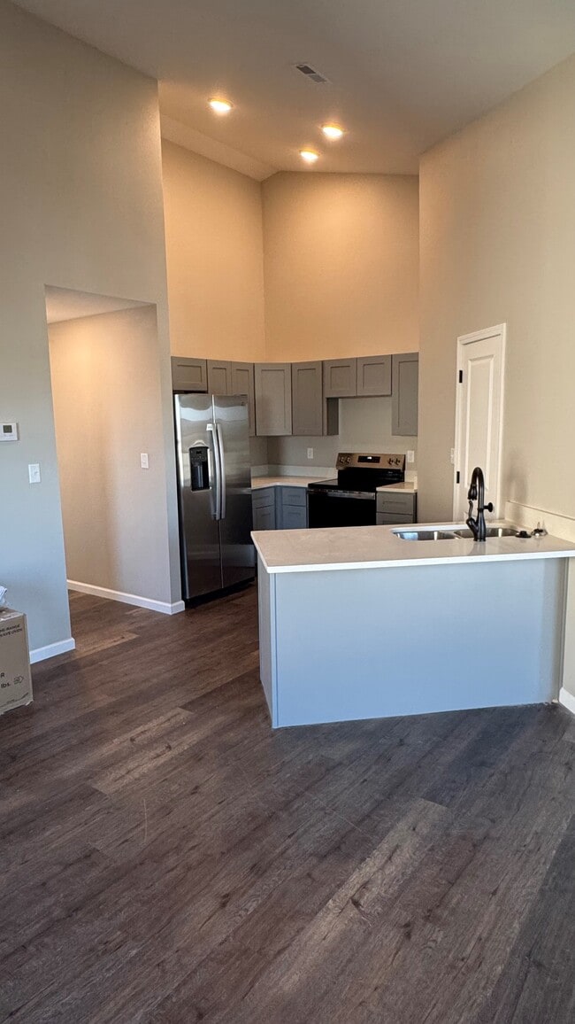 704 Harbor Woods Dr Unidad D