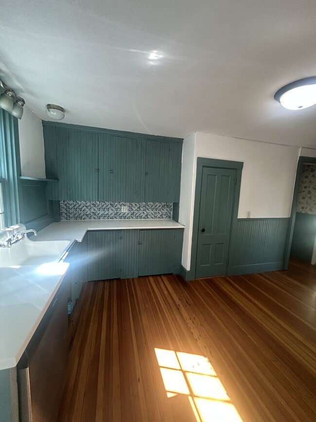 Photo - 35 Noble St Unit 1