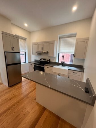 Building Photo - 40 Saint Botolph St Unit 08 Rental