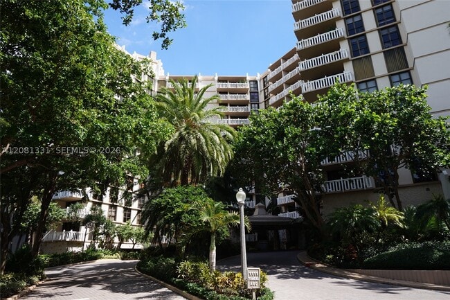 Building Photo - 1121 Crandon Blvd Unit E1006