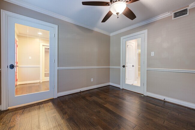 Photo - 607 Ellingham Dr