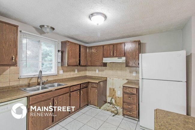 Photo - 1379 Robin Hill Dr