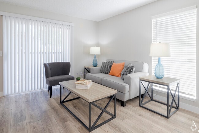 1BR, 1BA - 615SF - Living Room - Cobblestone