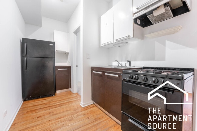 Building Photo - 5054 N Winthrop Ave Unit 205 Rental