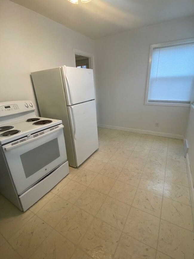 Photo - 3 Bedrooms, 2 Bathrooms Single Family Home in Brainerd, MN w/detached garage