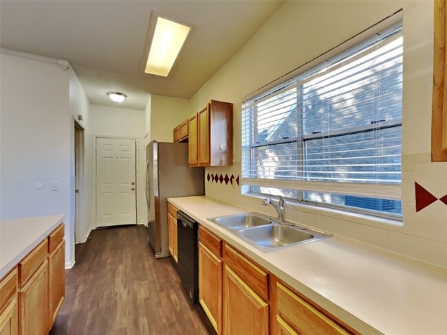 Photo - 2911 Linda Dr