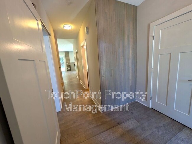 Photo - 1632 Longfellow St