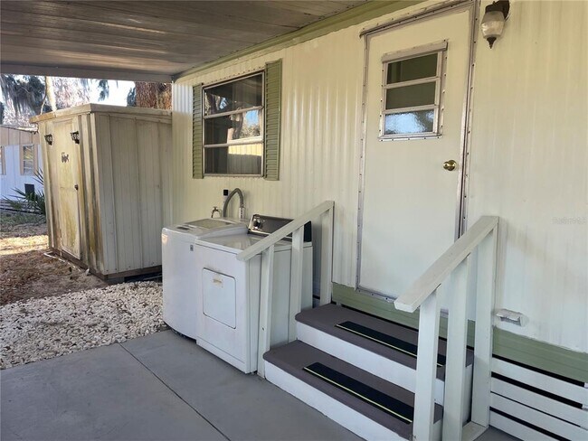 Photo - 1079 NW 7th Blvd