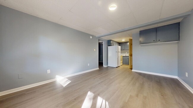 Photo - 221 W Union St Unit B