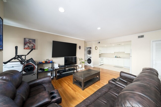 Photo - 621 Monroe St Unit 8B