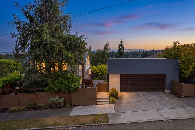 Photo - 1228 23rd Ave E