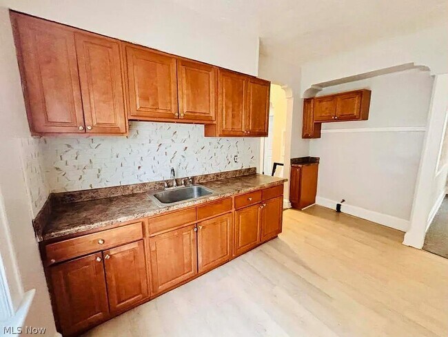 Photo - 3677 E 153rd St Unidad UP